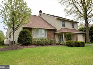 30 Meadow Glen Rd, Lansdale, PA 19446