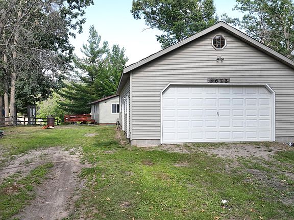 3rd image of 3622 Little Island Dr
