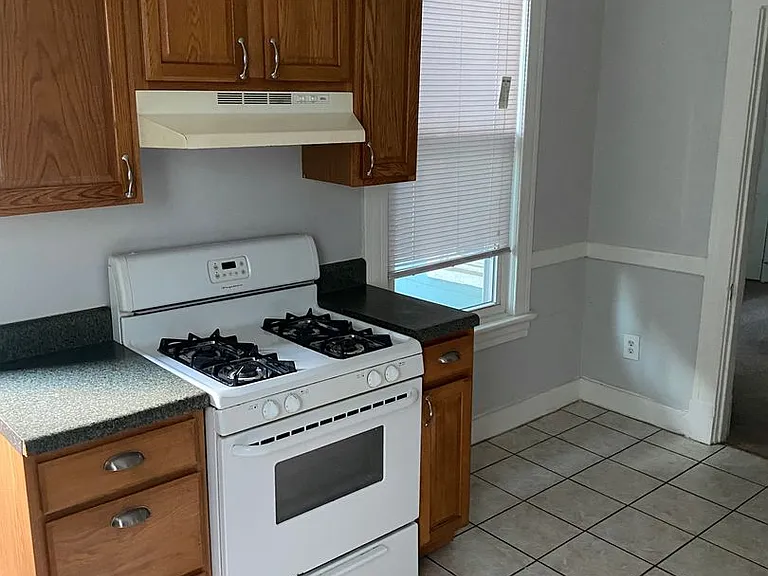 2220 Parkwood Ave — Photo 4