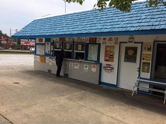 2nd image of 17635 Lake Shore Blvd
