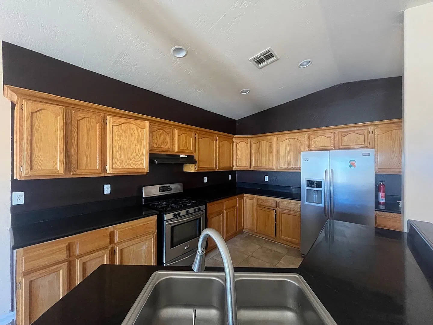 Spacious 4-Bed, 2-Bath Custom Home in California City Convenient & Cozy! — Photo 4