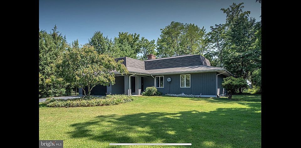 1st image of 136 Albatross Ln