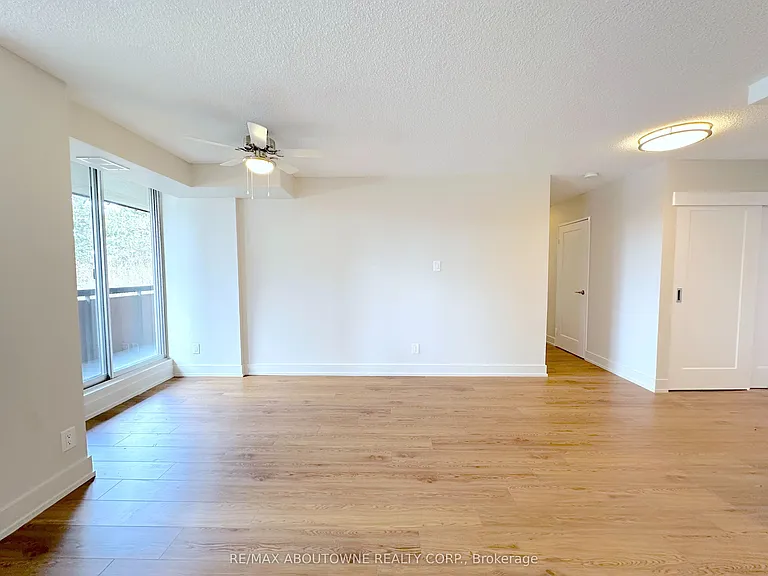 165 La Rose Ave #916 — Photo 9
