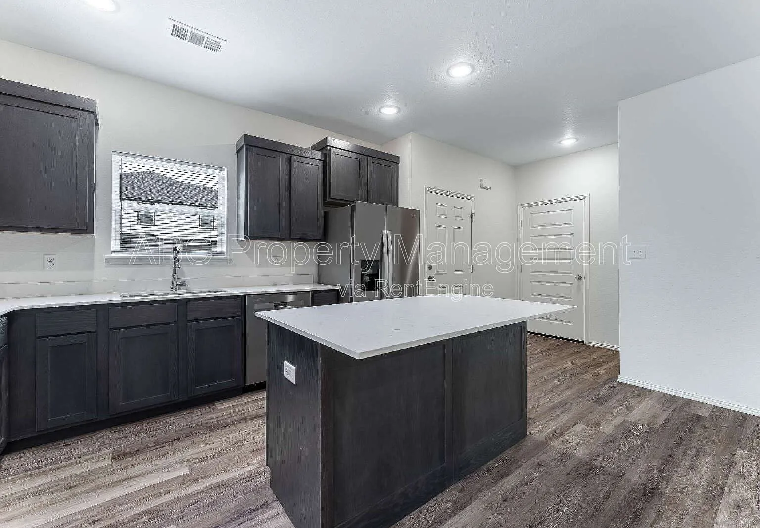 3 bed, 3.5 bath, $1,700 — Photo 3