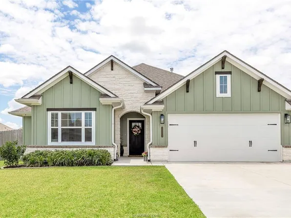 2909 Captain Ct, Bryan, TX 77808
