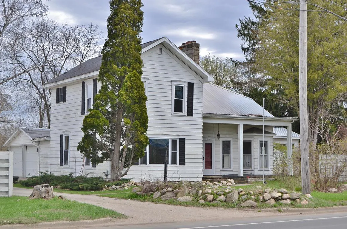 1220 N State St photo 1