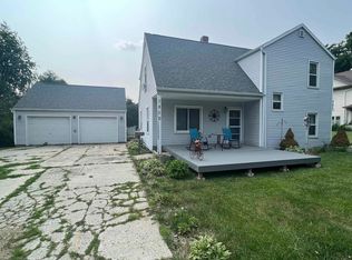 1810 Washington St, Eldora, IA 50627