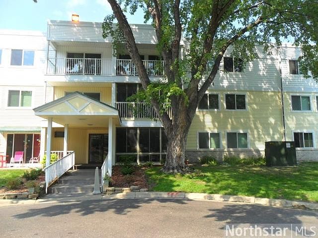 1st image of 132 Demont Ave E APT 135