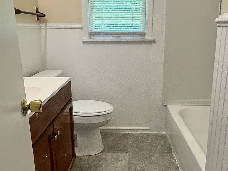 1452 Woody Dr — Photo 9