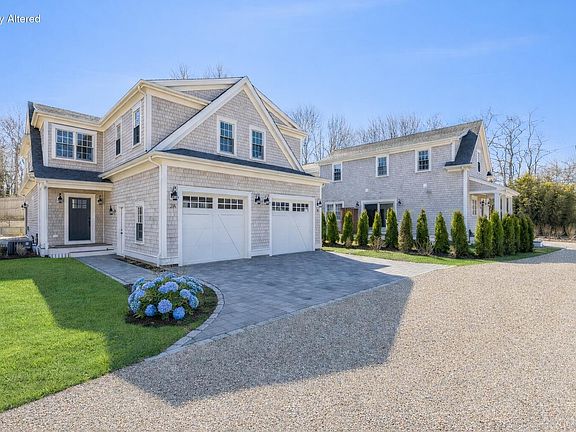 2nd image of 255 Old Main Road #2B