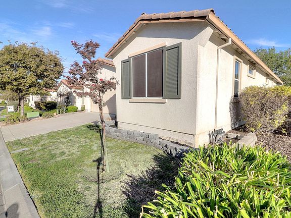 2nd image of 331 Canyon Springs Drive