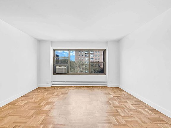 3rd image of 33-34 Crescent St #7C