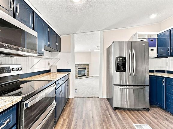 3rd image of 806 N Jerry St