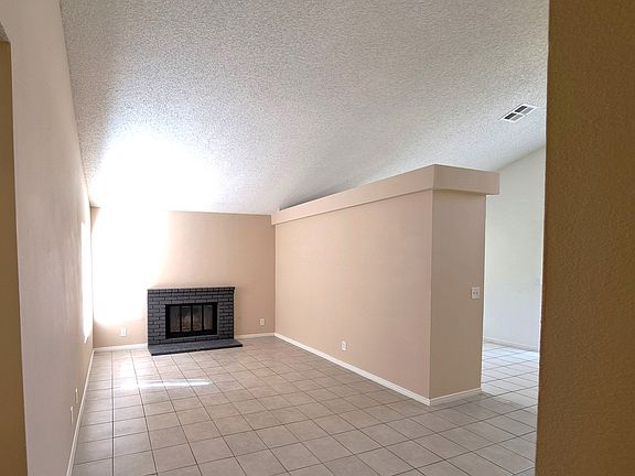 4th image of 5039 Sunburst Dr