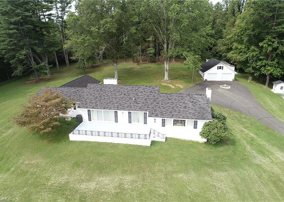 2nd image of 115 Hennis Hill Dr