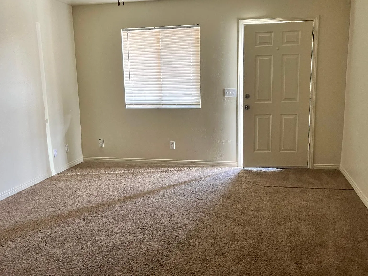 2 bed, 750 sqft, $1,550 — Photo 1