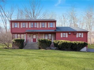 20 Weatherbell Dr, Norwalk, CT 06851