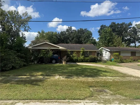 36 Beauregard Dr, Gretna, LA 70053