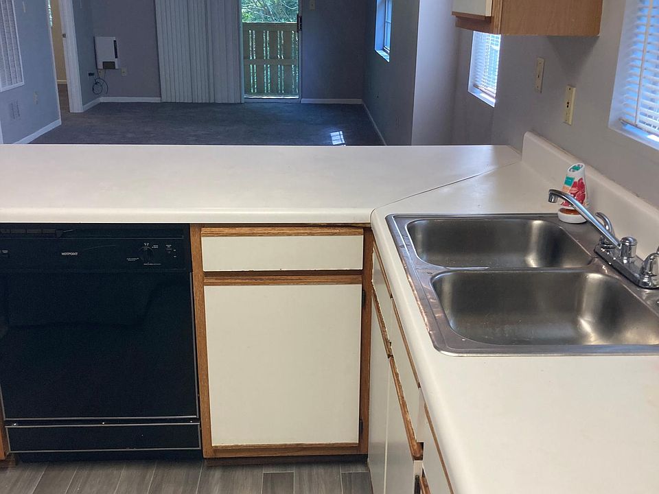 1st image of 120 Windtree Ct #117F