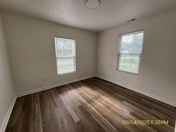 4th image of 3016 S Grant St
