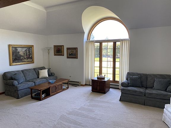 5th image of 7949 Cambridge Dr