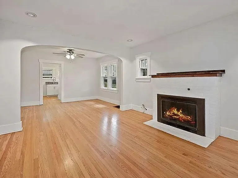 1521 E Platte Ave — Photo 5