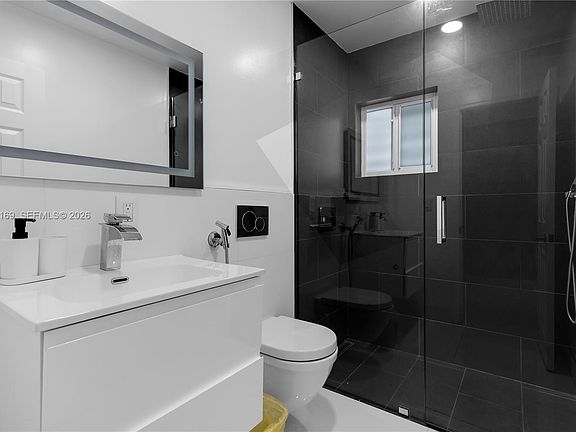 4th image of 10310 SW 43rd St #0