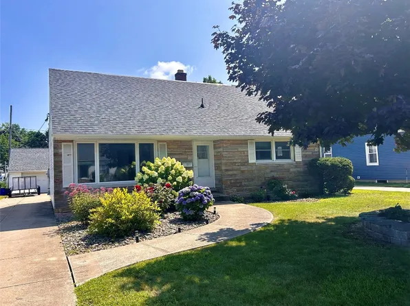 901 Hartt Rd, Erie, PA 16505