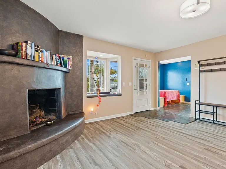 531 Dufour St — Photo 7