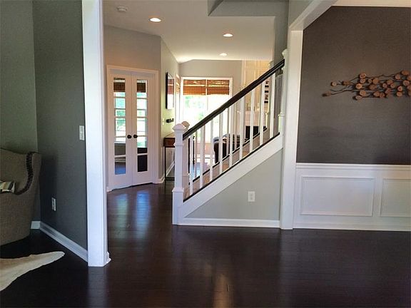 3rd image of 919 Bendleton Dr