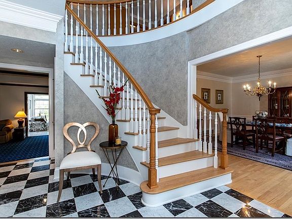 5th image of 6531 Blackfriars Ln