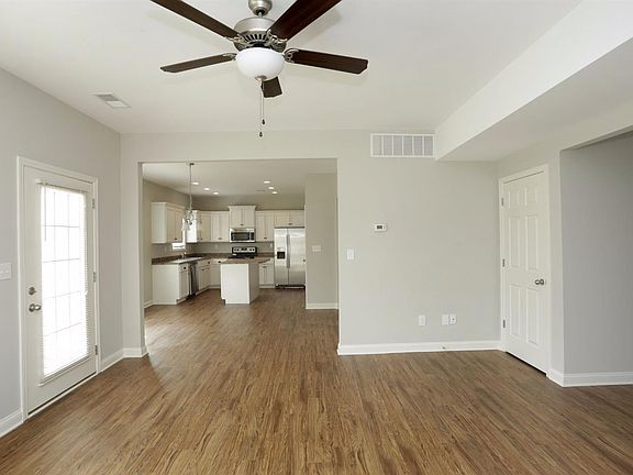 3rd image of 513 McPeek Pl