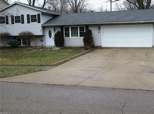 631 Pasadena Ave, Sheffield Lake, OH 44054