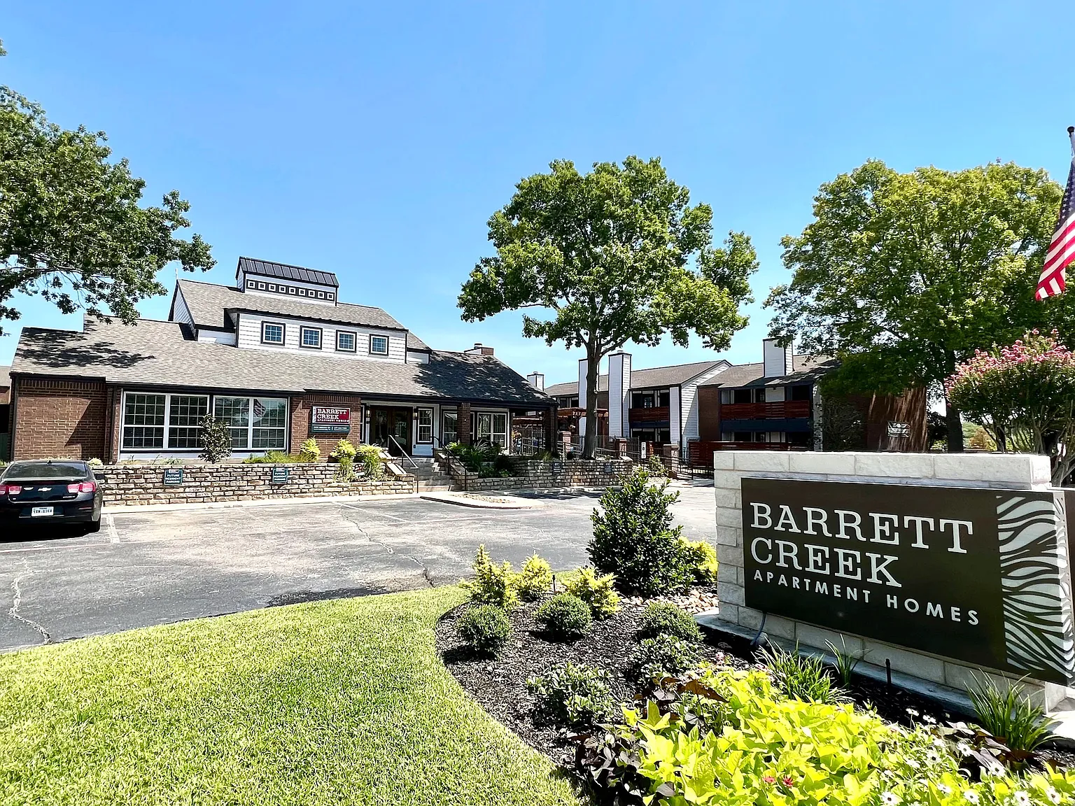 Barrett Creek Apartments — Photo 2