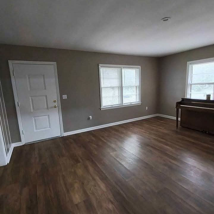 2nd image of 311 8th Ave NW
