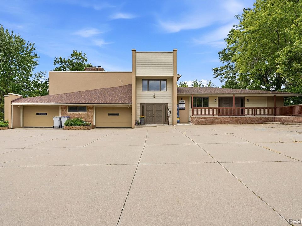 11034 Grand River Rd, photo 4