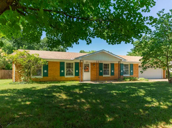 18235 Chipstead Dr, South Bend, IN 46637