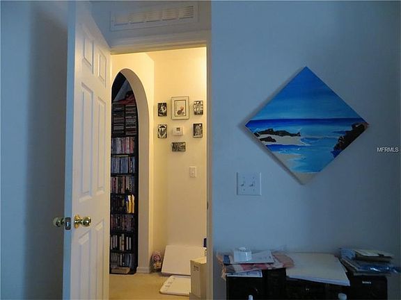 3rd image of 824 Brenton Leaf Dr