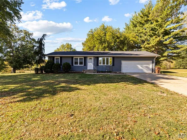 1207 Apple St, Elsberry, MO 63343