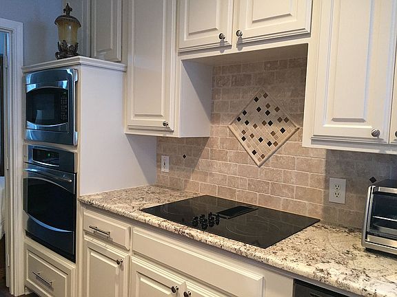 4th image of 8624 Forest Glenn Dr