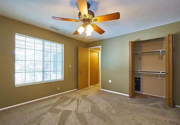 4th image of 1221 E Waterside Cv APT 22
