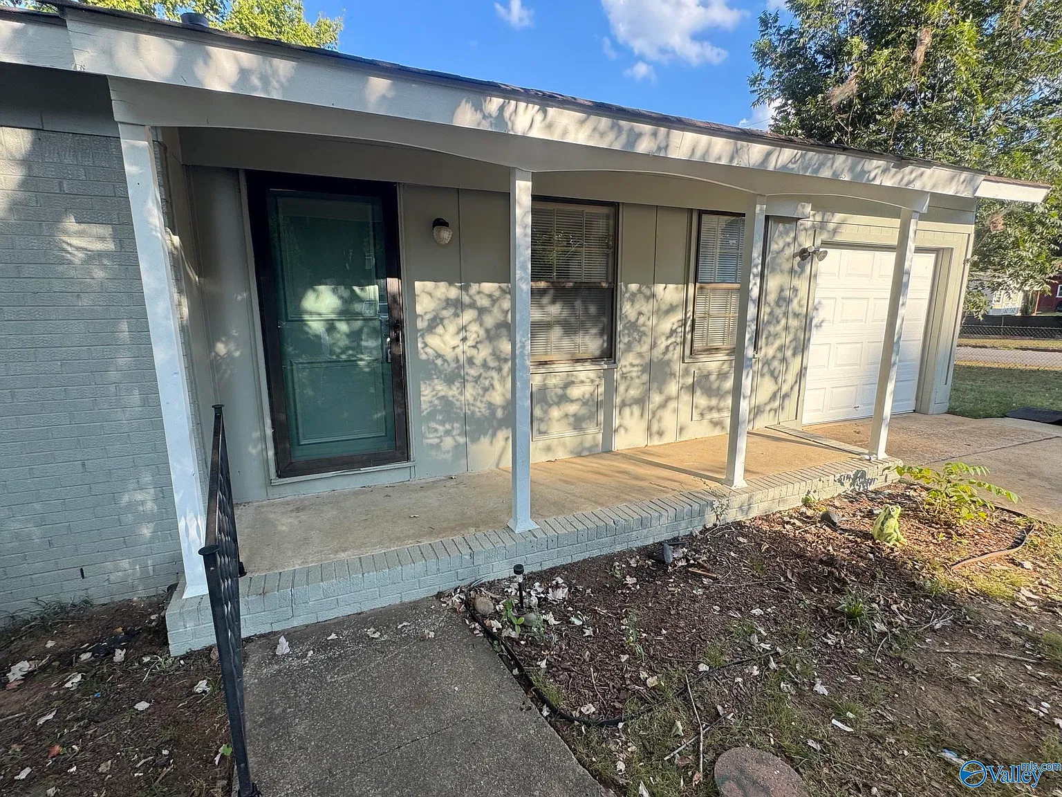 3 bed, 1.5 bath, 1098 sqft, $1,495 — Photo 4