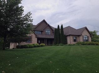 63 Braemar Dr, Valparaiso, IN 46385