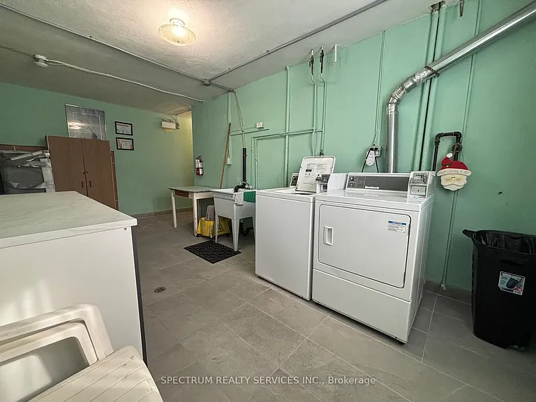 357 Connaught St #5 — Photo 10