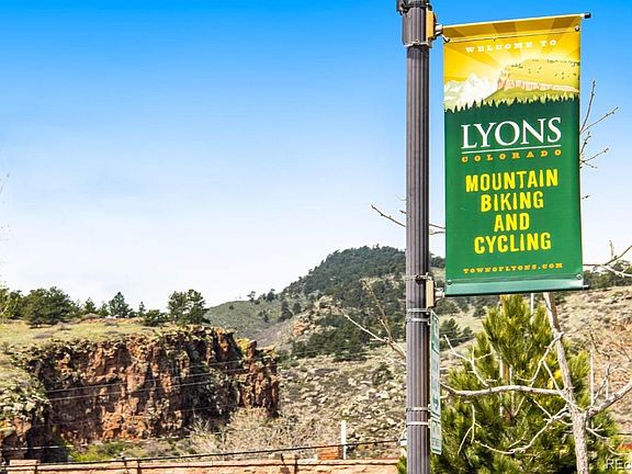 4th image of 223 Stone Canyon Road