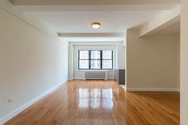 Rented by Stonehenge NYC LLC | media 13