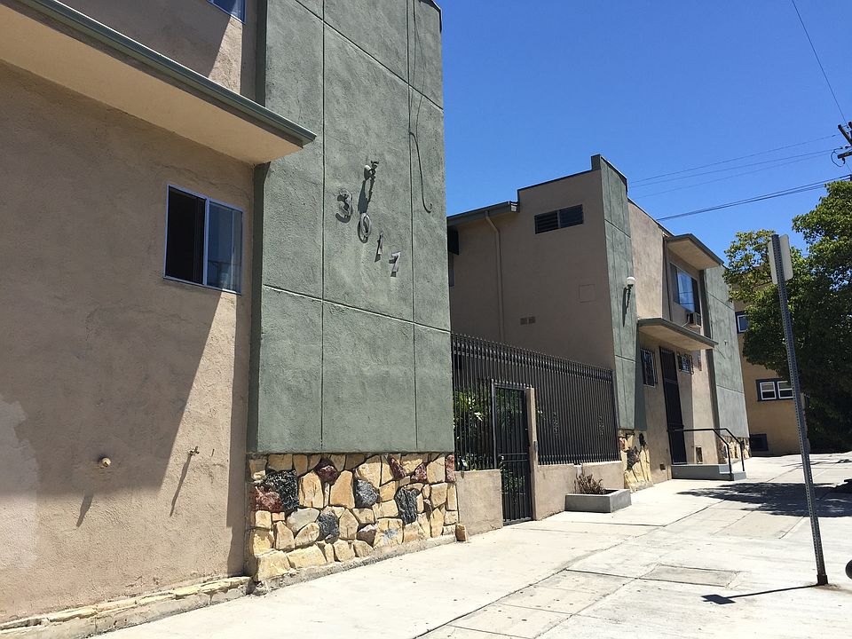 1st image of 3017 W 2nd St APT 15