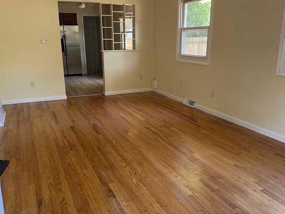 4th image of 3902 Oriole Ave SW