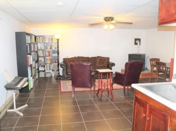 10 Berkshire St, Palmer, MA 01069