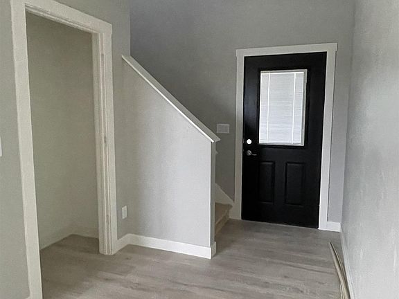 5th image of 2601 Saint Thomas Ln #2
